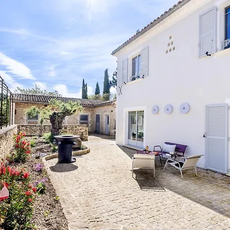 Secret D'uzes - Inspires A Ferienhaus