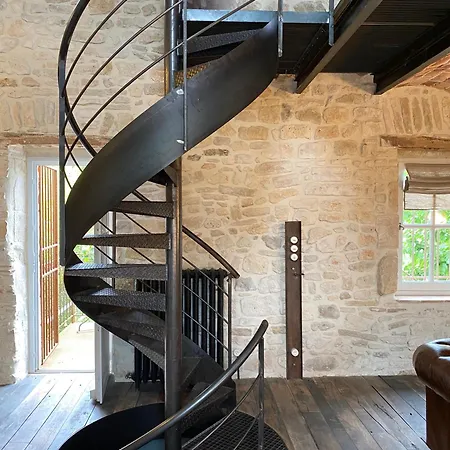 Secret D'uzes - Inspires A Aubussargues