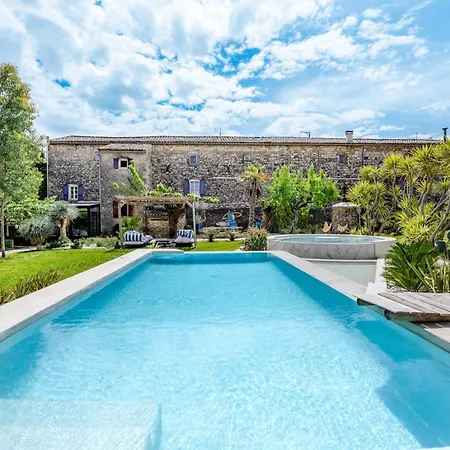 Secret D'uzes - Inspires A Ferienhaus