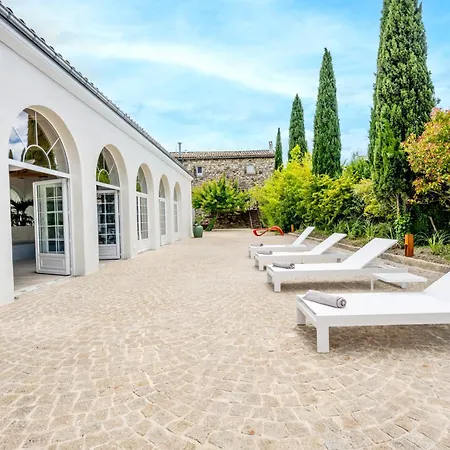 Secret D'uzes - Inspires A Ferienhaus *